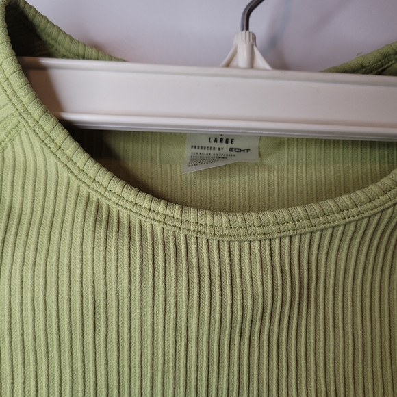 ECHT Seamless Green Crop Top - Picture 4 of 4